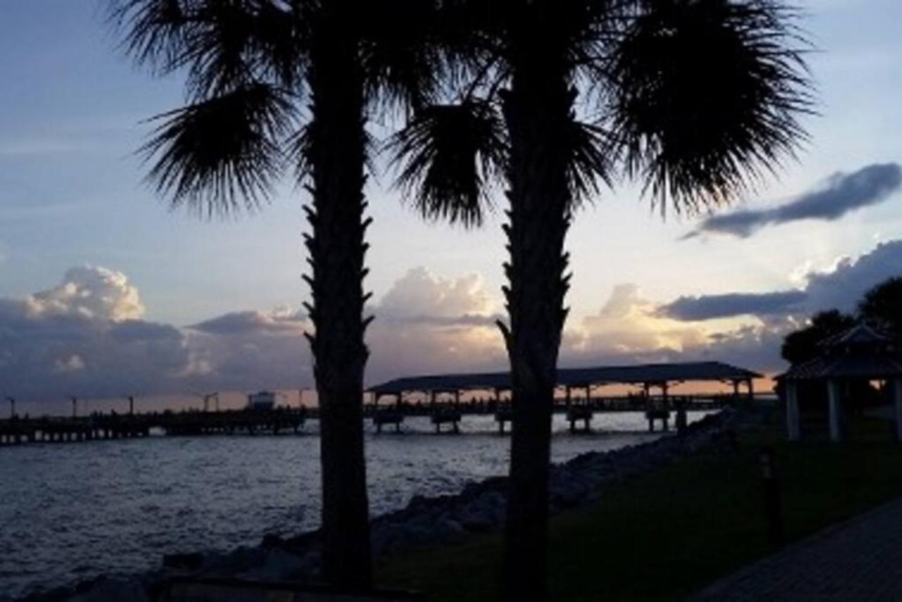 T15 Downstairs Beachy Quiet King Bed Βίλα St. Simons Island Εξωτερικό φωτογραφία